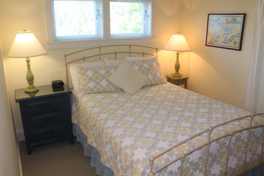Captain'S Cottage Suites Grand Haven Szoba fotó