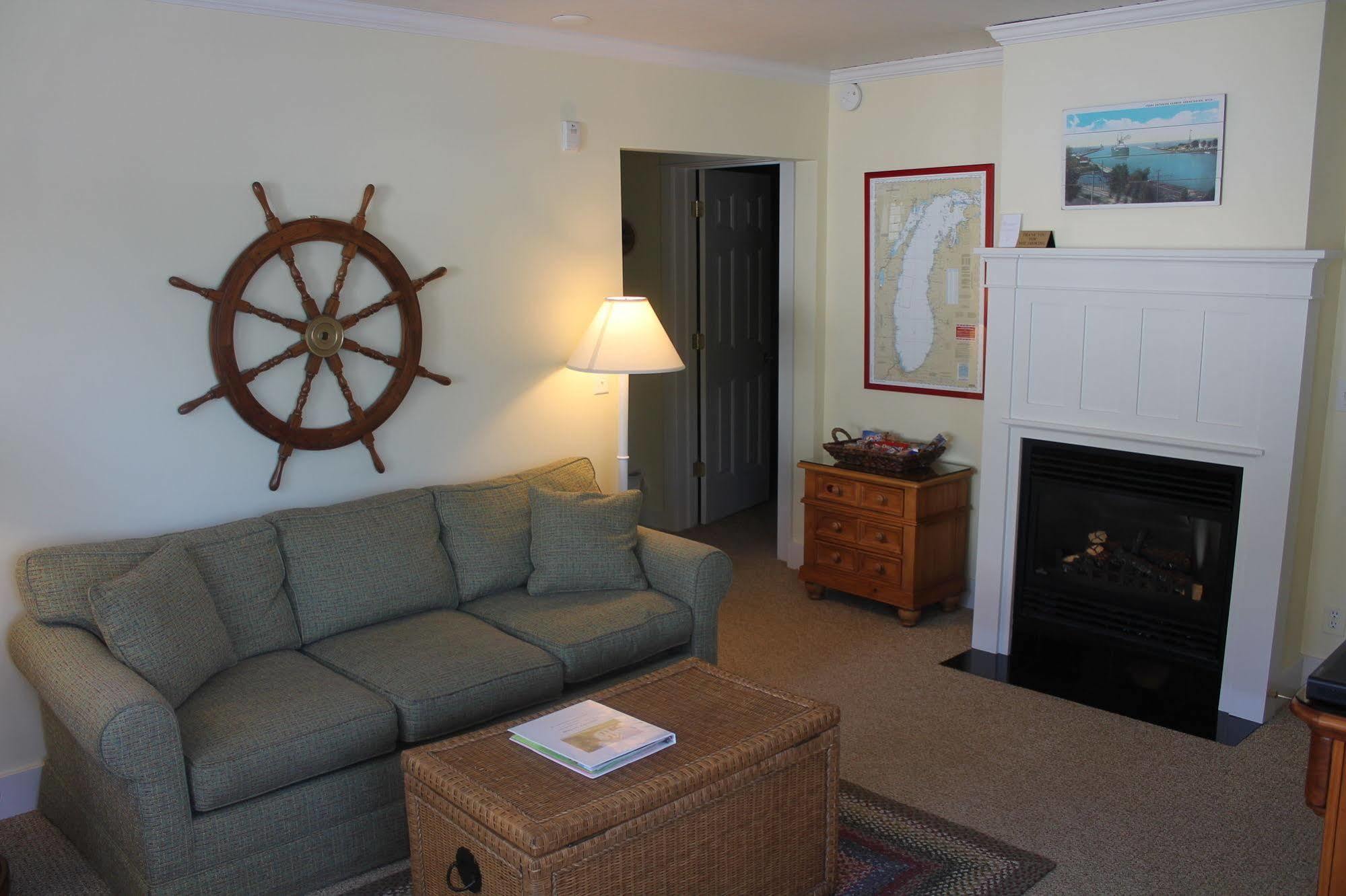 Captain'S Cottage Suites Grand Haven Kültér fotó