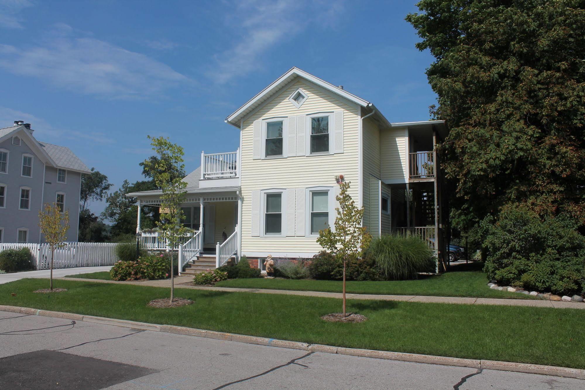 Captain'S Cottage Suites Grand Haven Kültér fotó